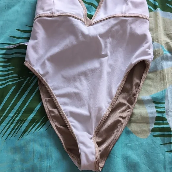 NWOT ASOS SWIMSUIT - Picture 10 of 14